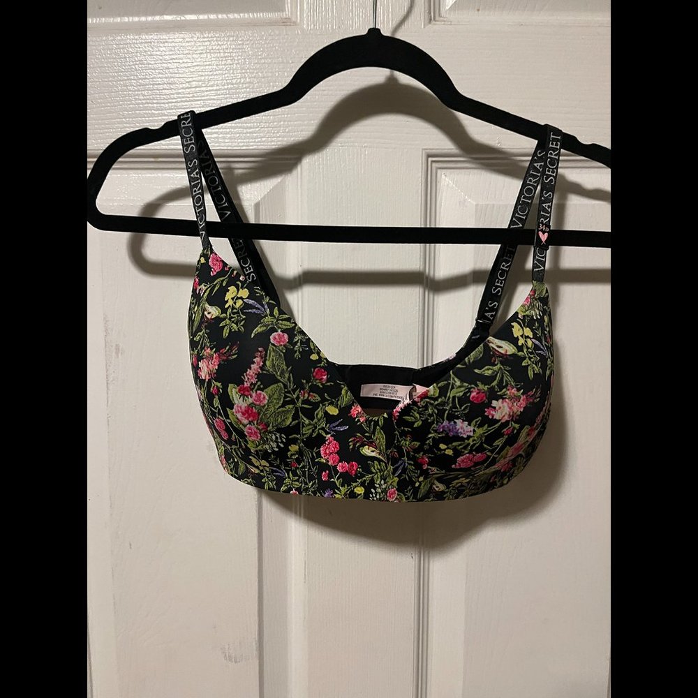 NWT victoria's secret t-shirt lightly lined wireless 34D Floral print